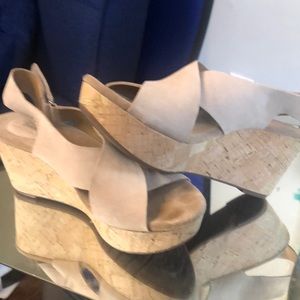 Tan CLARKS Cork bottom wedge sandal sz6.5